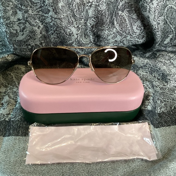 Kate Spade sunglasses NWT aviator gradient lens glasses case and cloth included - Picture 8 of 10